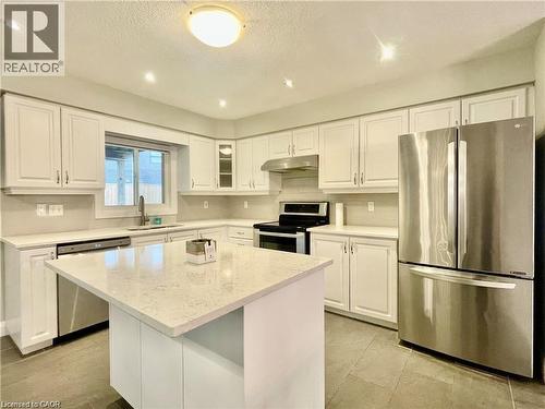 229 Sunny Meadow Court, Kitchener, ON - Indoor Photo Showing Kitchen