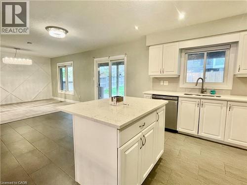 229 Sunny Meadow Court, Kitchener, ON - Indoor Photo Showing Kitchen