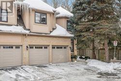 16 - 2303 HILL RIDGE COURT  Oakville (Wt West Oak Trails), ON L6M 3N3