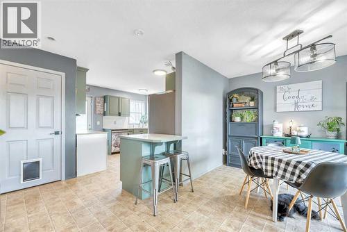 512 Highland Close, Strathmore, AB - Indoor Photo Showing Dining Room