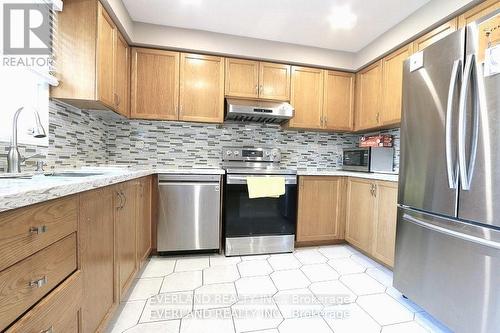 87 Kyla Crescent, Markham, ON - Indoor Photo Showing Kitchen With Upgraded Kitchen