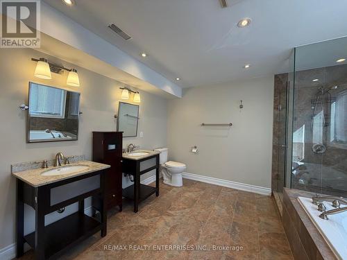 860 Clarkson Road S, Mississauga, ON - Indoor Photo Showing Bathroom