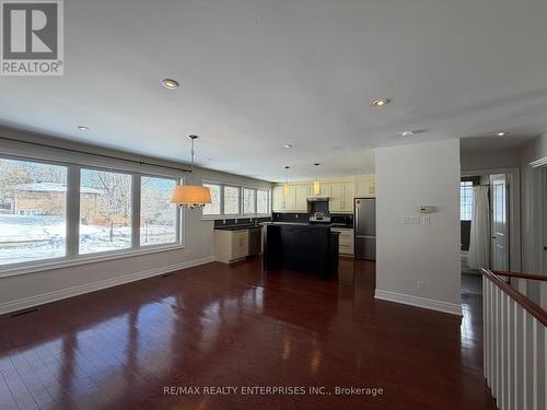 860 Clarkson Road S, Mississauga, ON - Indoor