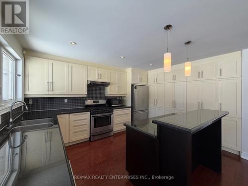 860 Clarkson Road S, Mississauga, ON - Indoor Photo Showing Kitchen With Double Sink