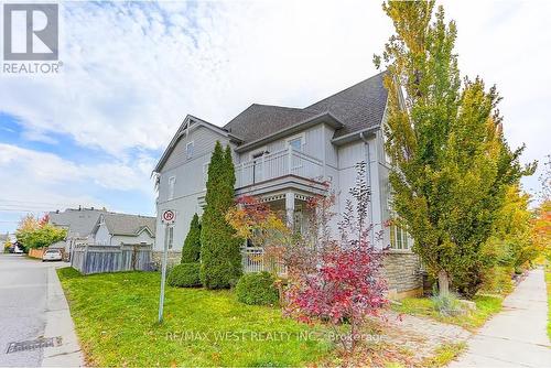 11 DANCER'S DRIVE  Markham, ON L6C 2C4