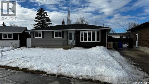 131 Dunsmore Drive, Regina, SK - Outdoor With Facade