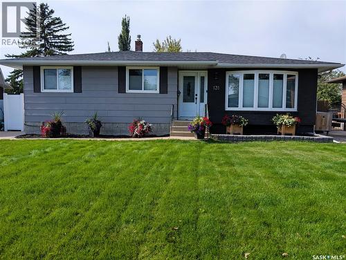 131 Dunsmore Drive, Regina, SK - Outdoor
