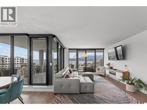 485 Groves Avenue Unit# 505, Kelowna, BC - Indoor Photo Showing Living Room