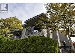 3132 LONSDALE AVENUE  North Vancouver, BC V7N 3J8
