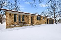 406 SEINE Avenue  Lorette, MB R0A 0Y0