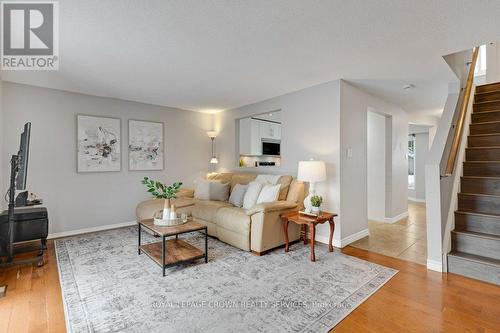 34 Rosebank Crescent, Kitchener, ON - Indoor Photo Showing Living Room