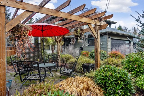 1544 Comox Ave, Comox, BC 