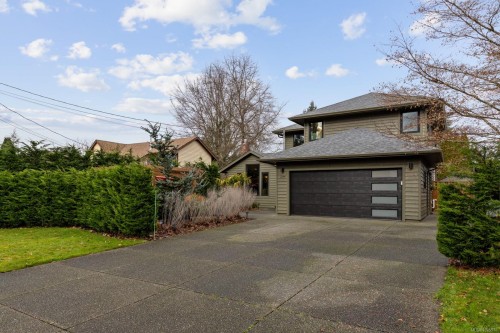 1544 Comox Ave, Comox, BC 