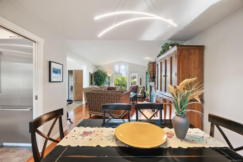 1544 Comox Ave, Comox, BC 