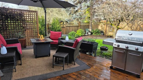 1544 Comox Ave, Comox, BC 