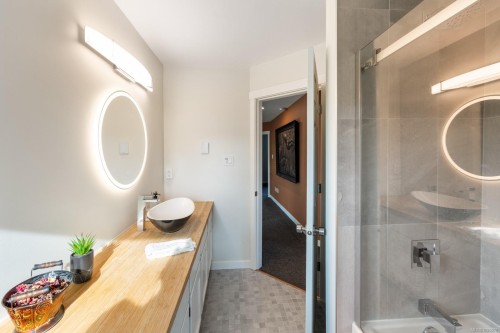 1544 Comox Ave, Comox, BC 