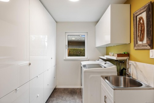 1544 Comox Ave, Comox, BC 