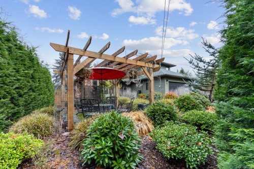 1544 Comox Ave, Comox, BC 