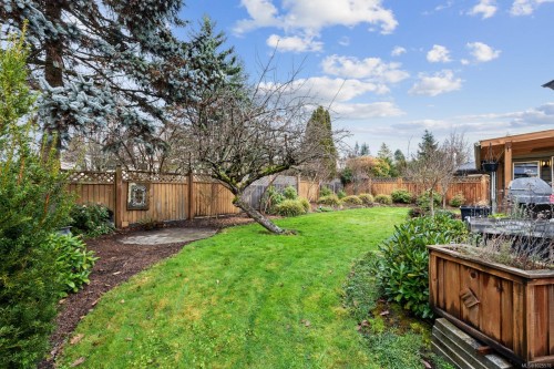 1544 Comox Ave, Comox, BC 