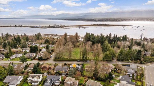 1544 Comox Ave, Comox, BC 