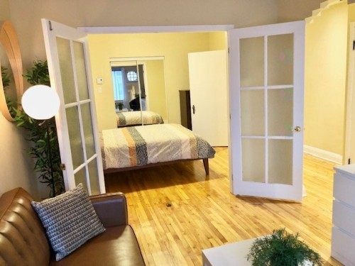 Salon - 5280 Rue St-Denis, Montréal (Le Plateau-Mont-Royal), QC - Indoor Photo Showing Other Room