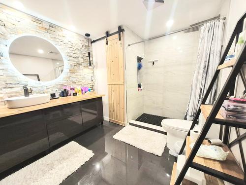 Bathroom - 30 Rue Circé, Delson, QC - Indoor Photo Showing Bathroom