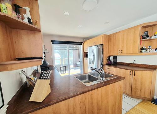 Kitchen - 30 Rue Circé, Delson, QC - Indoor Photo Showing Kitchen With Double Sink