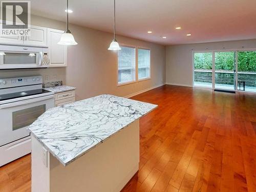 22-4415 Manson Ave, Powell River, BC - Indoor Photo Showing Kitchen