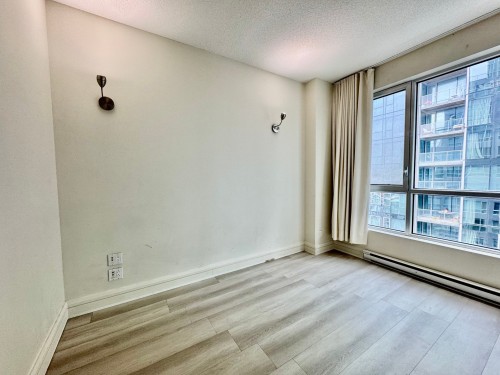 Bedroom - 1902-1100 Rue De La Montagne, Montréal (Ville-Marie), QC - Indoor Photo Showing Other Room