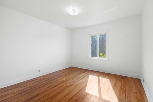 Chambre à coucher - 4018 Rue Mackenzie, Montréal (Côte-Des-Neiges/Notre-Dame-De-Grâce), QC - Indoor Photo Showing Other Room