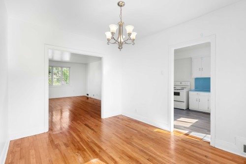 Salle à manger - 4018 Rue Mackenzie, Montréal (Côte-Des-Neiges/Notre-Dame-De-Grâce), QC - Indoor Photo Showing Other Room