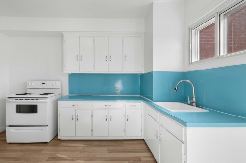 Cuisine - 4018 Rue Mackenzie, Montréal (Côte-Des-Neiges/Notre-Dame-De-Grâce), QC - Indoor Photo Showing Kitchen