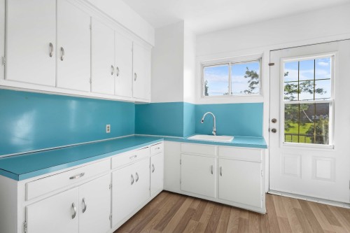 Cuisine - 4018 Rue Mackenzie, Montréal (Côte-Des-Neiges/Notre-Dame-De-Grâce), QC - Indoor Photo Showing Other Room