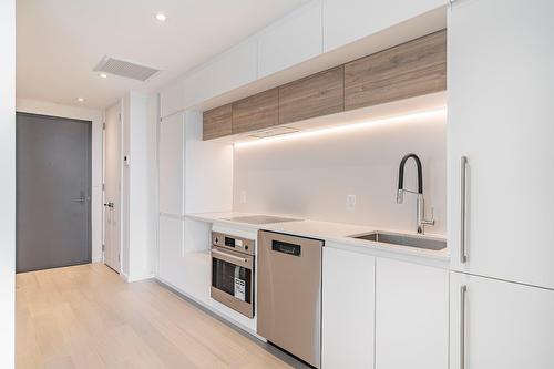 Kitchen - 513-1616 Rue Des Bassins, Montréal (Le Sud-Ouest), QC - Indoor Photo Showing Kitchen