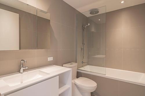 Bathroom - 513-1616 Rue Des Bassins, Montréal (Le Sud-Ouest), QC - Indoor Photo Showing Bathroom