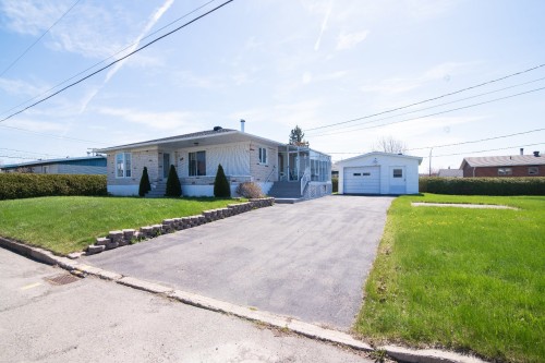 Front of Structure - 805 Av. Proulx, La Pocatière, QC - Outdoor