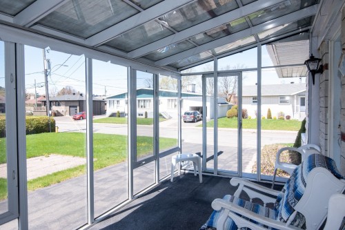 Sun Room - 805 Av. Proulx, La Pocatière, QC - Indoor