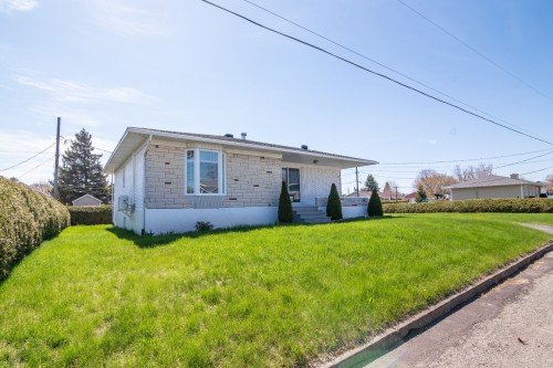 Front of Structure - 805 Av. Proulx, La Pocatière, QC - Outdoor