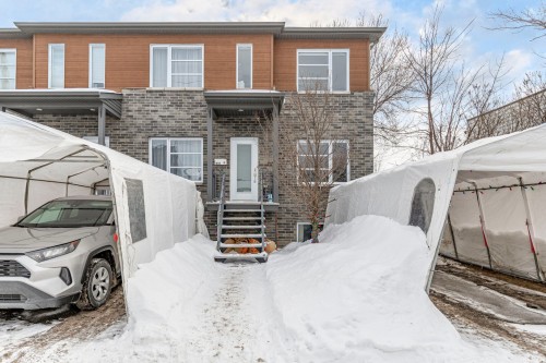 1688 Rue Soucy  Longueuil (Saint-Hubert), QC J4T 1A3