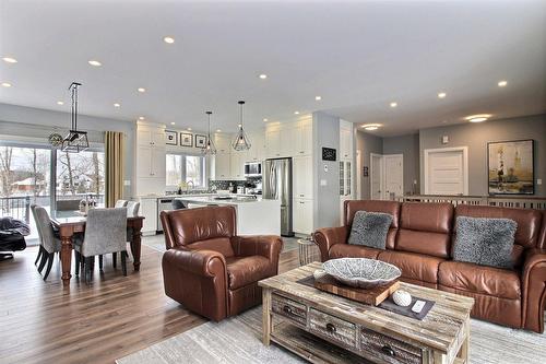 Salon - 18 Rue De Champlain, Saint-André-D'Argenteuil, QC - Indoor Photo Showing Living Room