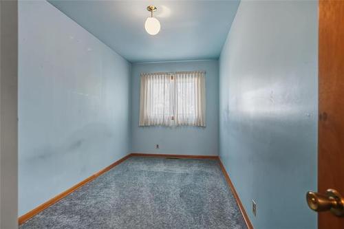 668 Walker Ave, Winnipeg, MB 