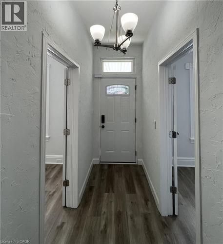 44 Madison Avenue, Hamilton, ON - Indoor Photo Showing Other Room