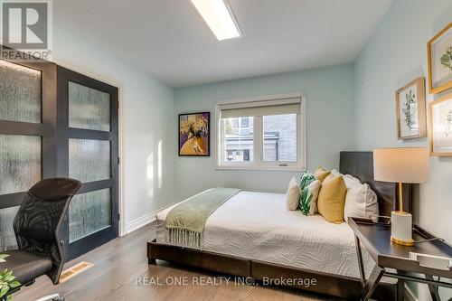 1399 Chriseden Drive, Mississauga, ON - Indoor Photo Showing Bedroom