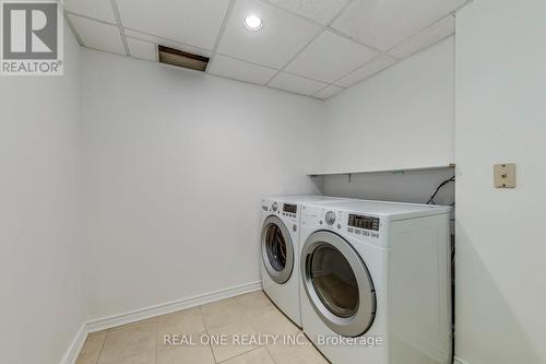 1399 Chriseden Drive, Mississauga, ON - Indoor Photo Showing Laundry Room