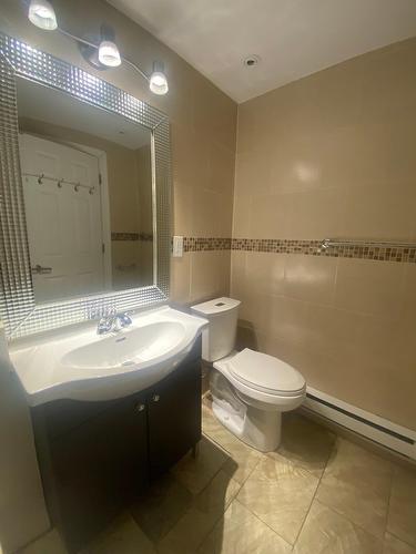 Salle de bains - 685 Rue De Chevillon, Laval (Laval-Des-Rapides), QC 