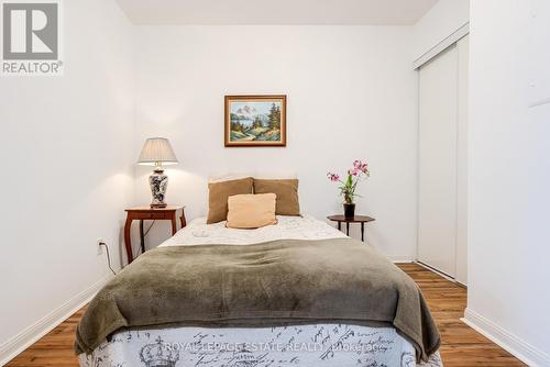 Bedroom - 405 - 4 Elsinore Path, Toronto, ON - Indoor Photo Showing Bedroom