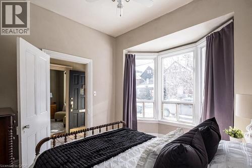 50 Macaulay Street W, Hamilton, ON - Indoor Photo Showing Bedroom