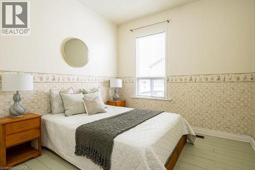 50 Macaulay Street W, Hamilton, ON - Indoor Photo Showing Bedroom