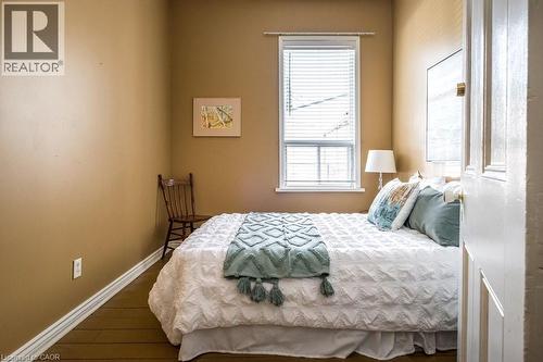 50 Macaulay Street W, Hamilton, ON - Indoor Photo Showing Bedroom
