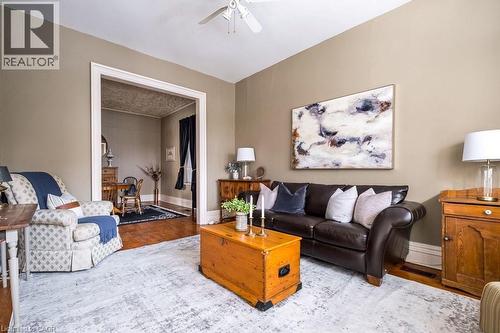 50 Macaulay Street W, Hamilton, ON - Indoor Photo Showing Living Room